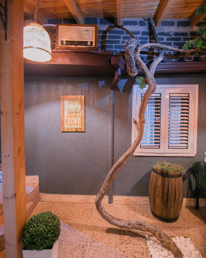 Villa Elezi Korce Ngoại thất bức ảnh