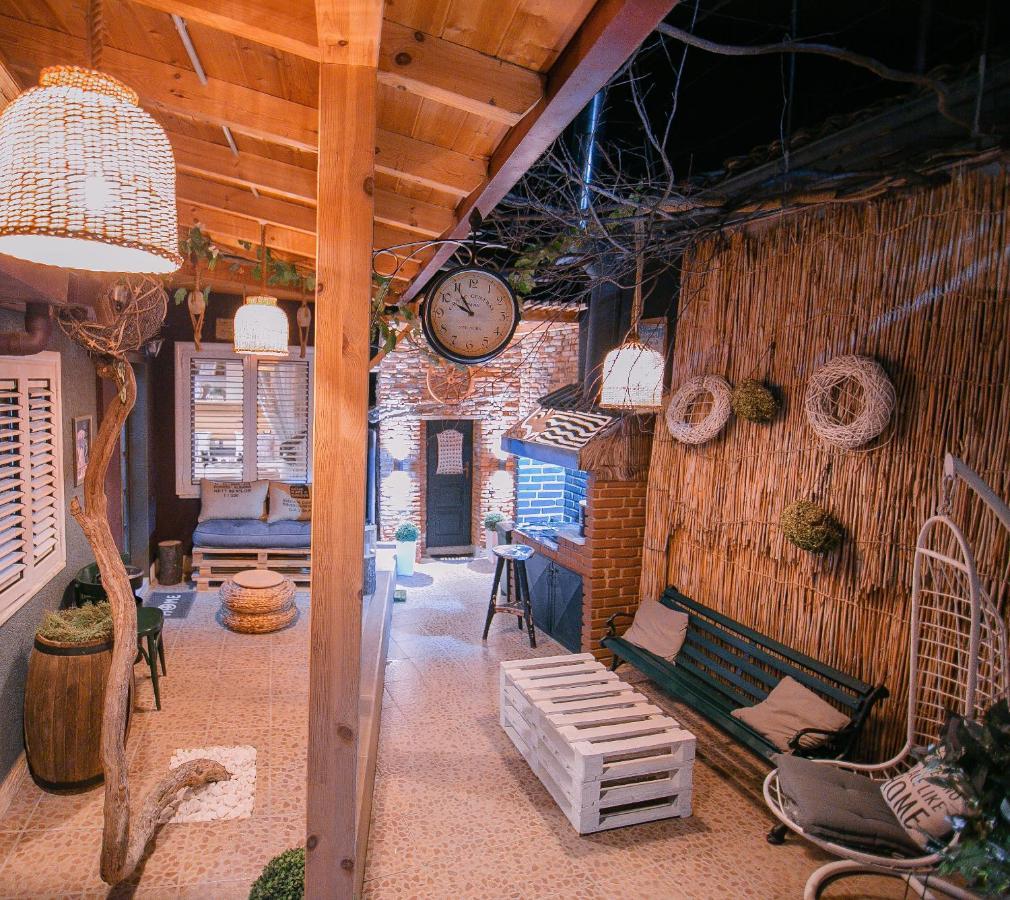 Villa Elezi Korce Ngoại thất bức ảnh