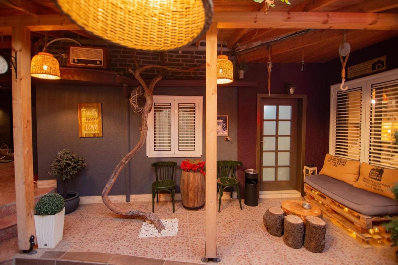 Villa Elezi Korce Ngoại thất bức ảnh