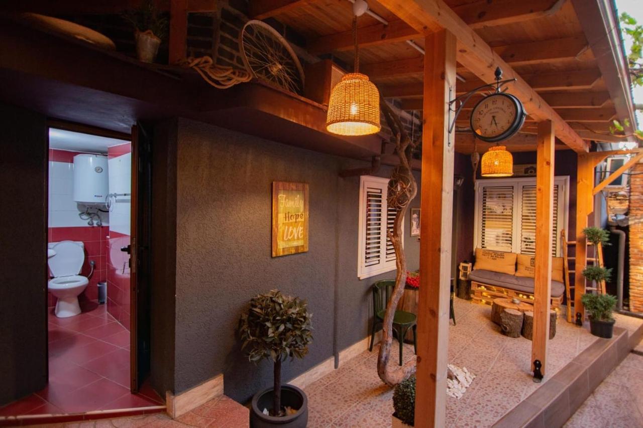 Villa Elezi Korce Ngoại thất bức ảnh