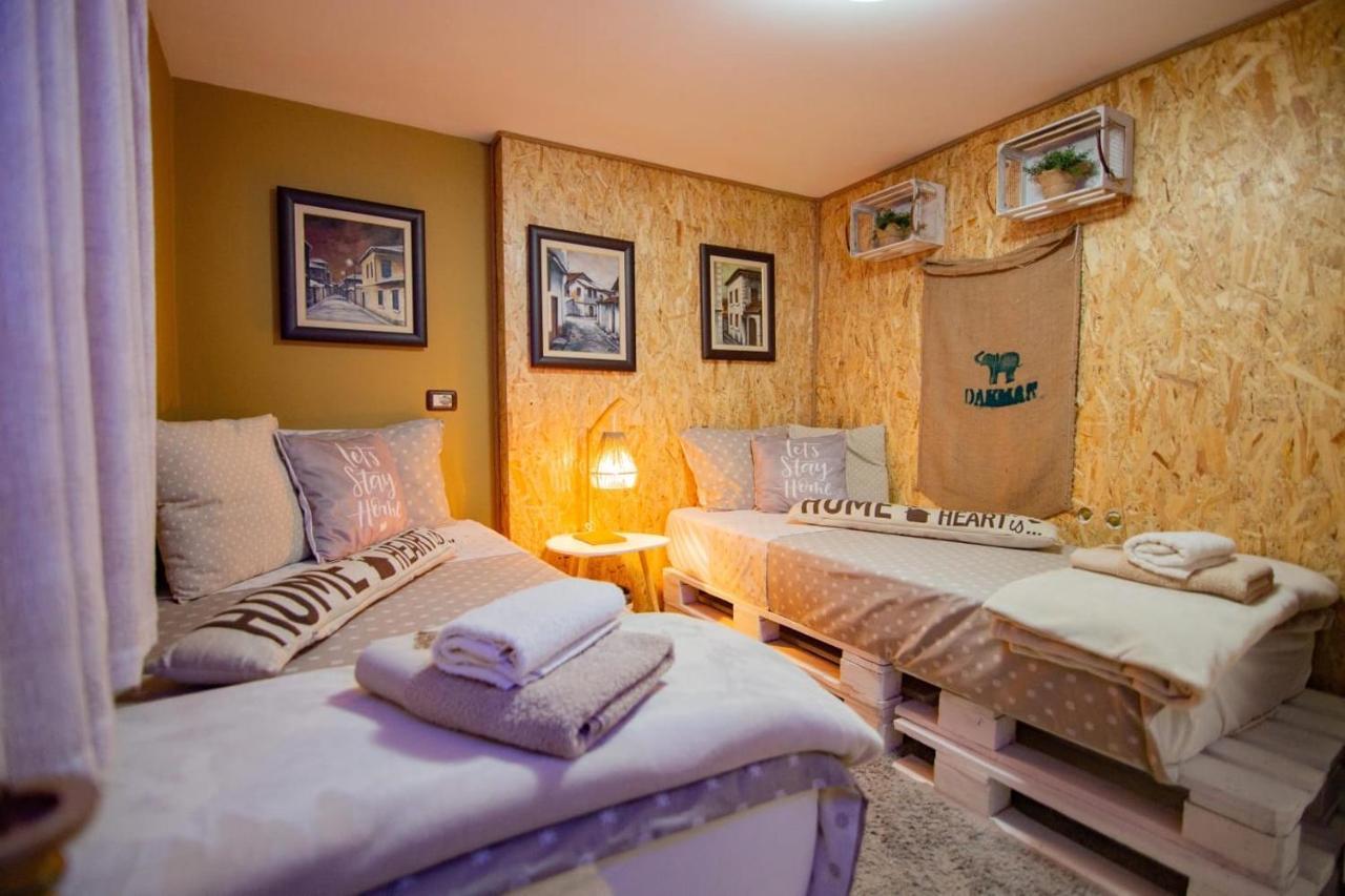 Villa Elezi Korce Ngoại thất bức ảnh