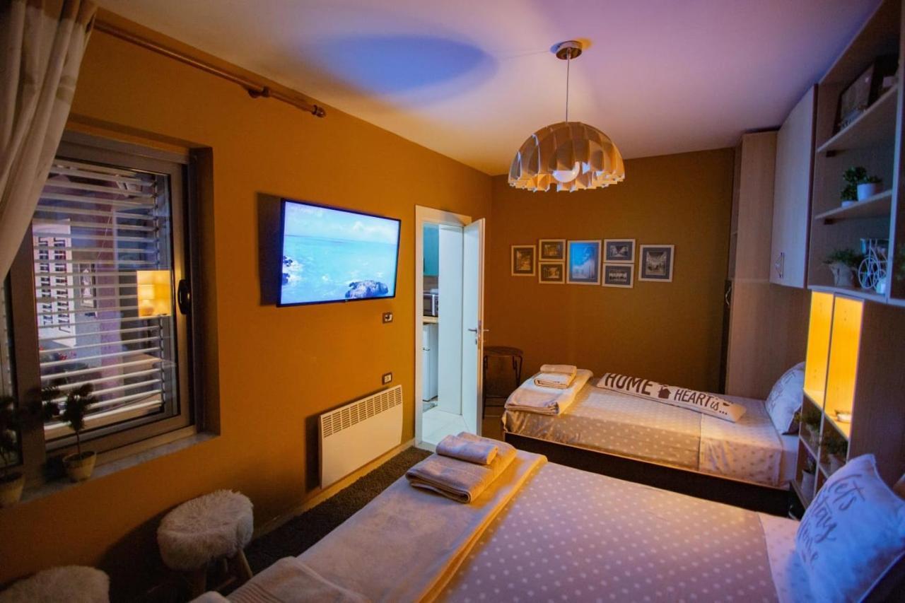 Villa Elezi Korce Ngoại thất bức ảnh